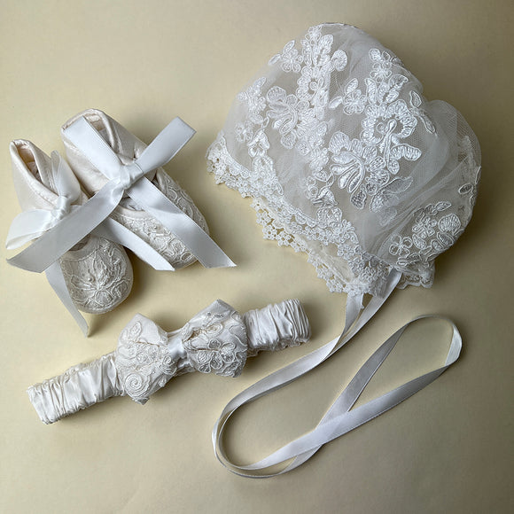 DE4291GP Delicate Elegance Christening Gown Accessories