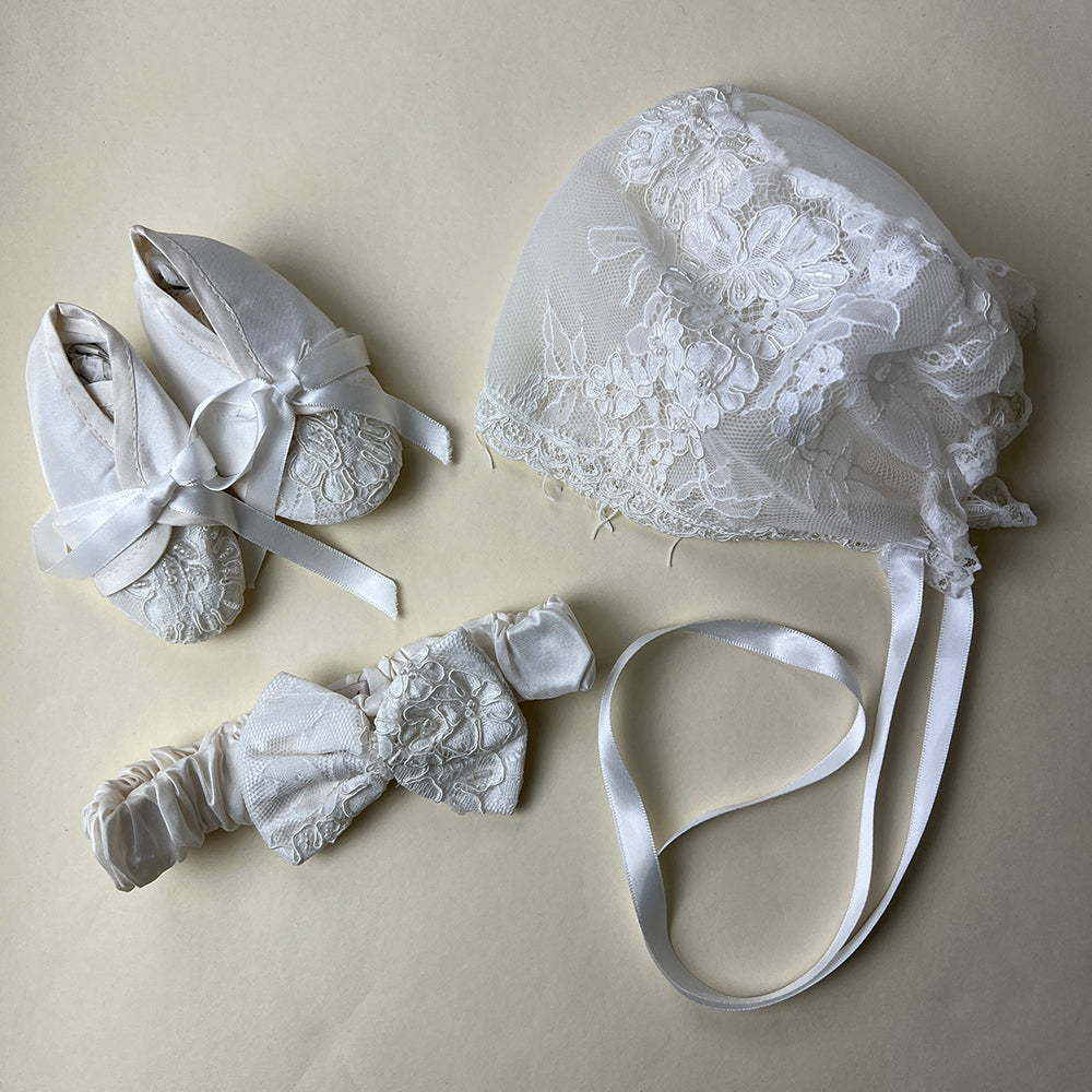 DE4295_02 Delicate Elegance Christening Dress Accessories