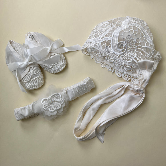 DE4301 Delicate Elegance Christening Dress Accessories