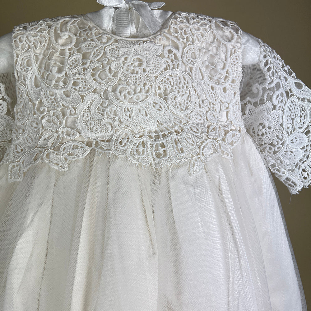 DE4309 Delicate Elegance Christening Gown Top Detail